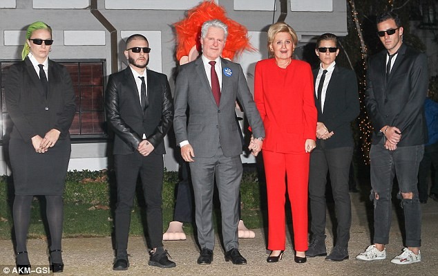 Katy Perry bien thanh ba Hillary Clinton di du tiec Halloween-Hinh-5