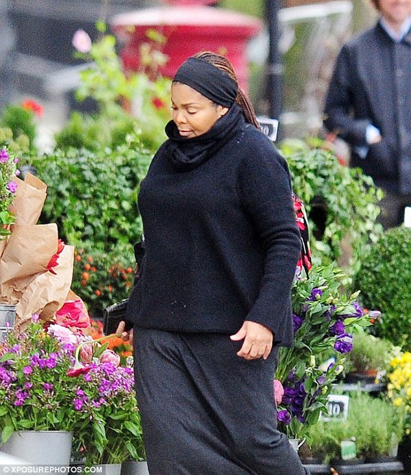 Janet Jackson ha sinh con trai dau long o tuoi 50