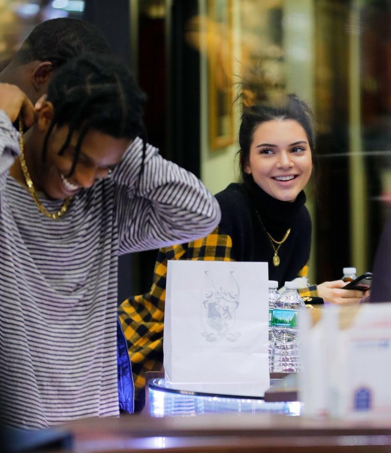 Nguoi mau Kendall Jenner cong khai hen ho rapper A$AP Rocky-Hinh-3