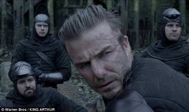 David Beckham bi nem da vi vai dien dau tien trong King Arthur-Hinh-2