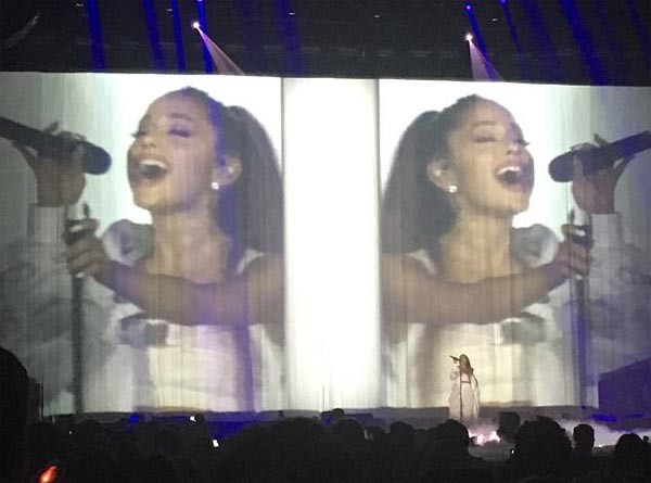 Ariana Grande suy sup sau vu no bom trong show dien o Anh