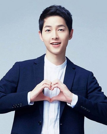 Khoanh khac giong het con gai cua Song Joong Ki-Hinh-8