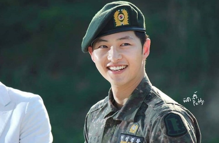 Khoanh khac giong het con gai cua Song Joong Ki-Hinh-9