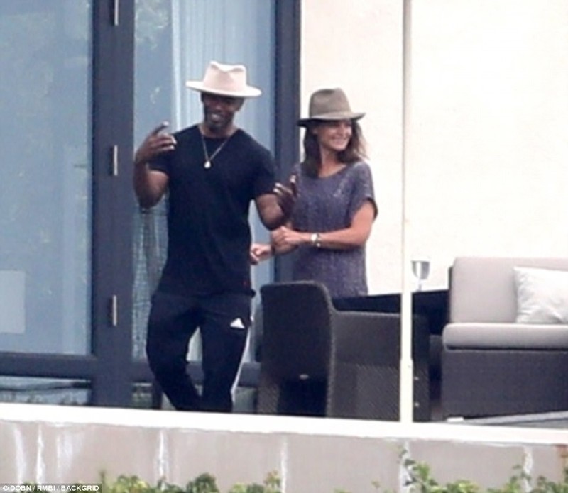 Katie Holmes lan dau cong khai hen ho ban trai Jamie Foxx-Hinh-3