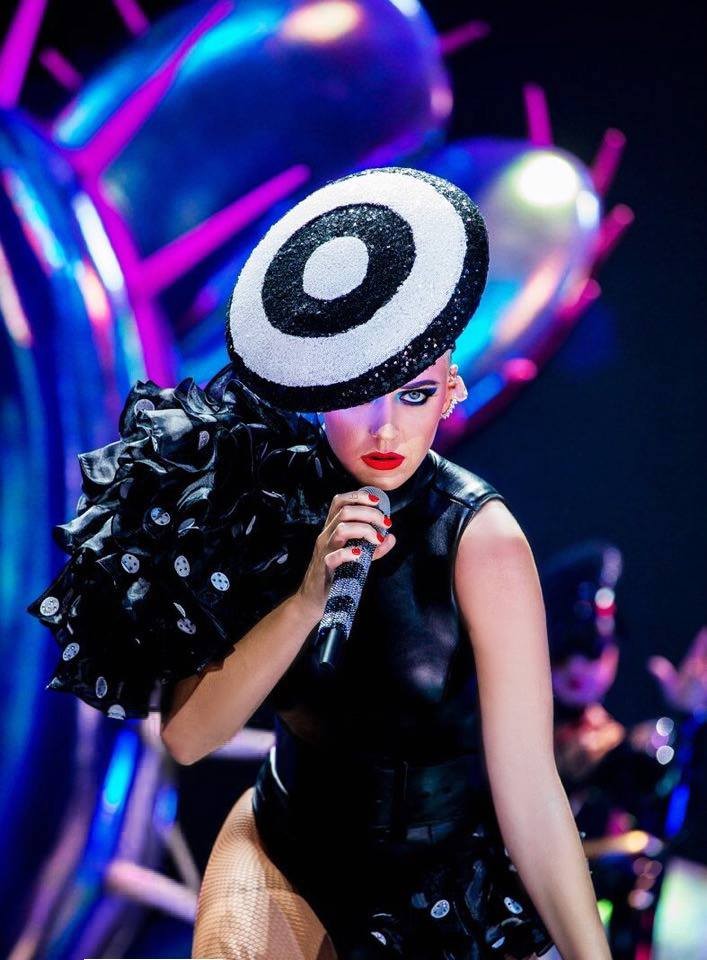 Katy Perry mac trang phuc dien do Nguyen Cong Tri thiet ke-Hinh-6