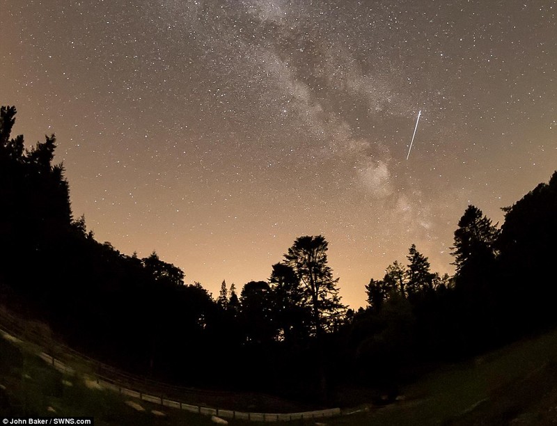 Chum anh dep nhat ve mua sao bang Perseids vua xay ra-Hinh-2