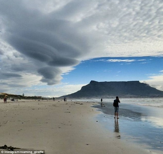 Sung sot nhung dam may hinh UFO tren bau troi Cape Town-Hinh-4