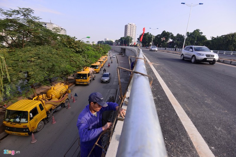 Giao thong lon xon tren duong nghin ty moi thong xe-Hinh-2