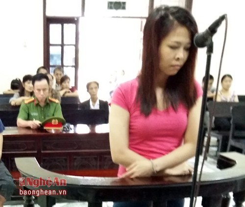 Kieu nu van chuyen ma tuy vi tham 1 trieu tien cong