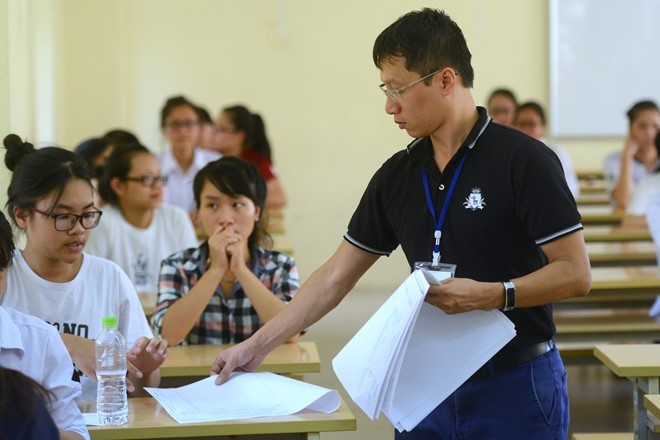 Bo Giao duc ra de minh hoa truong dai hoc van lung tung