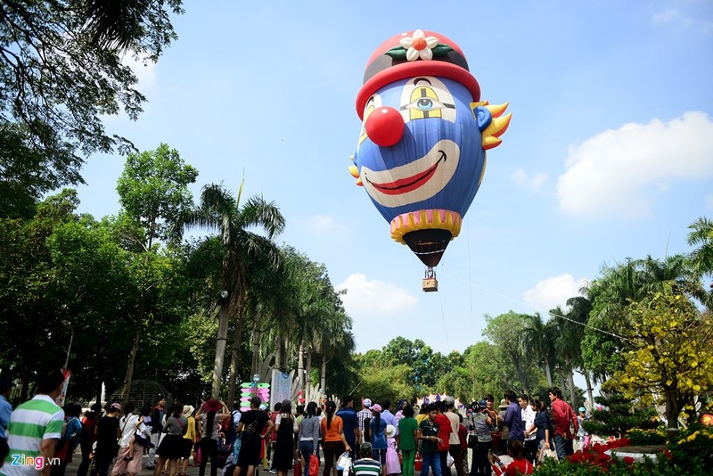 Man nhan hang loat khinh khi cau lo lung giua Sai Gon-Hinh-14