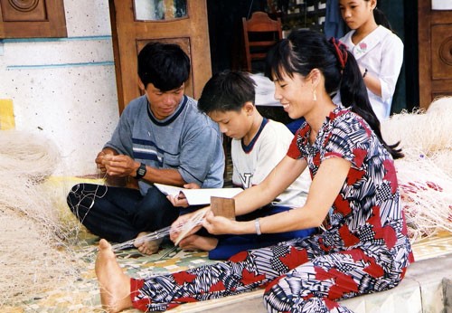 Ganh nang tu viec phu nu ngai sinh