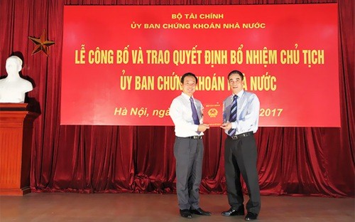 Uy ban Chung khoan Nha nuoc co chu tich moi