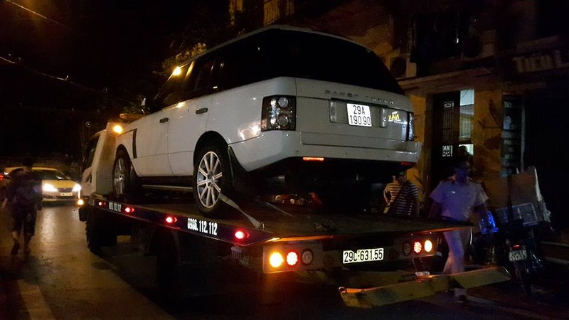 Danh tinh tai xe RangeRover tong be trai 2 tuoi tu vong