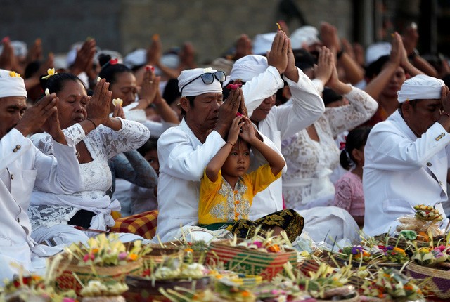 Bali hoi hop cho nui lua phun trao-Hinh-5