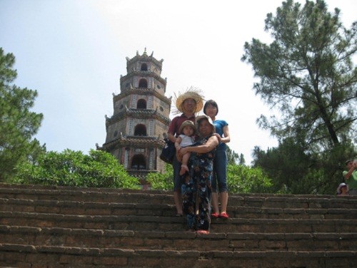 Nghen ngao cau chuyen nguoi phu nu danh ca doi nuoi con chong-Hinh-2