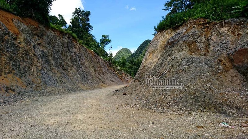 Lanh gay cung duong doc dao xuyen 