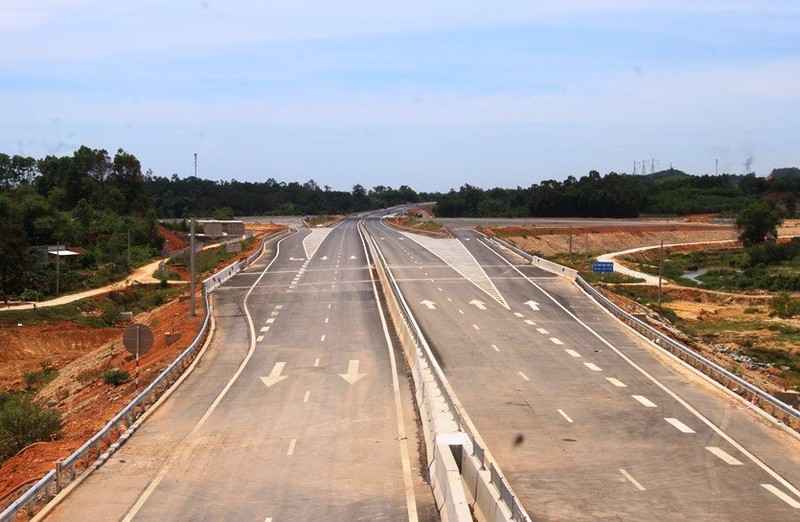 Ngon ngang cao toc Da Nang - Quang Ngai, co kip thong xe?