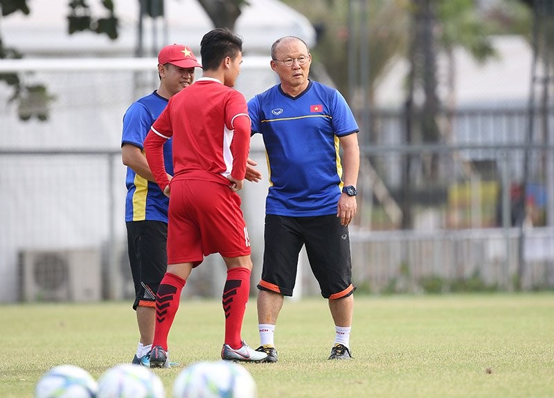 U23 Viet Nam lo “tu huyet”: Cho thay Park cao tay