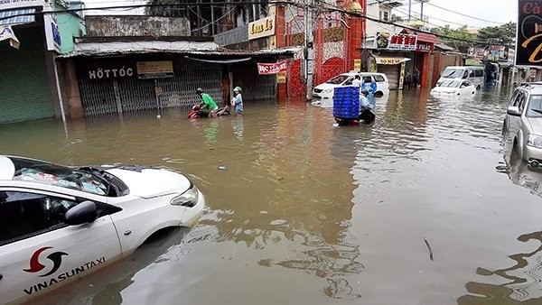 Du bao thoi tiet 27/11: Sai Gon het mua, Nam Trung Bo van lo ngap