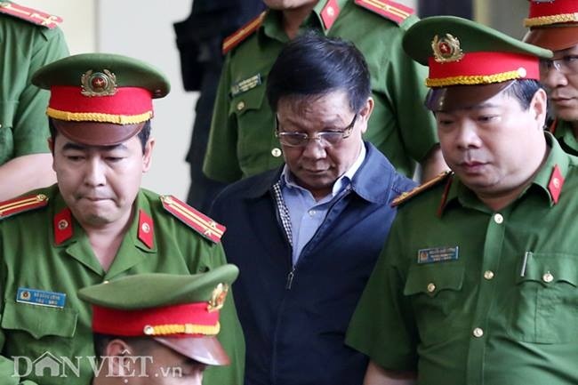 Vu danh bac gan 10.000 ty: 'Cuu tuong Phan Van Vinh xin thi hanh an'