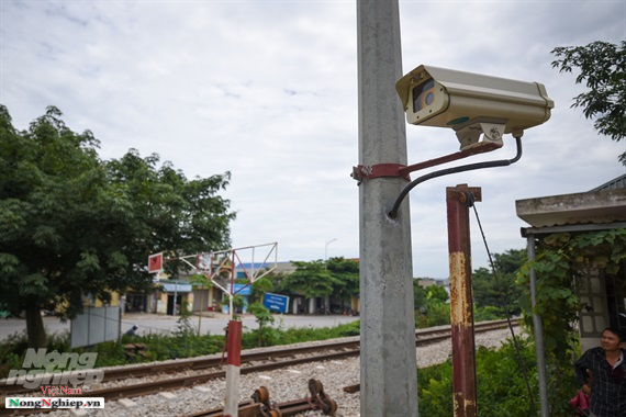 Can canh he thong radar canh bao chuong ngai vat duong ngang dau tien o Viet Nam-Hinh-2