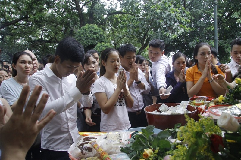 Bien nguoi cau an 'Thang co hon' o Phu Tay Ho-Hinh-7