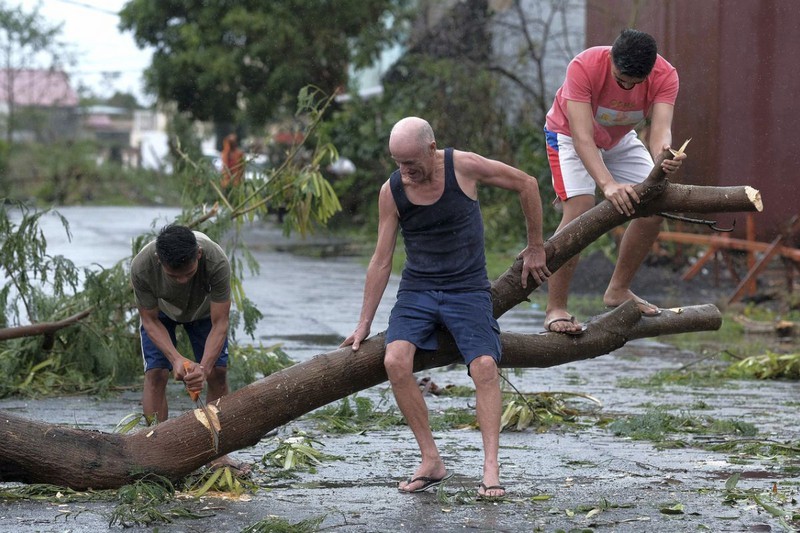 Canh tuong tan hoang nhu tan the khi bao Kammuri can quet qua Philippines-Hinh-6