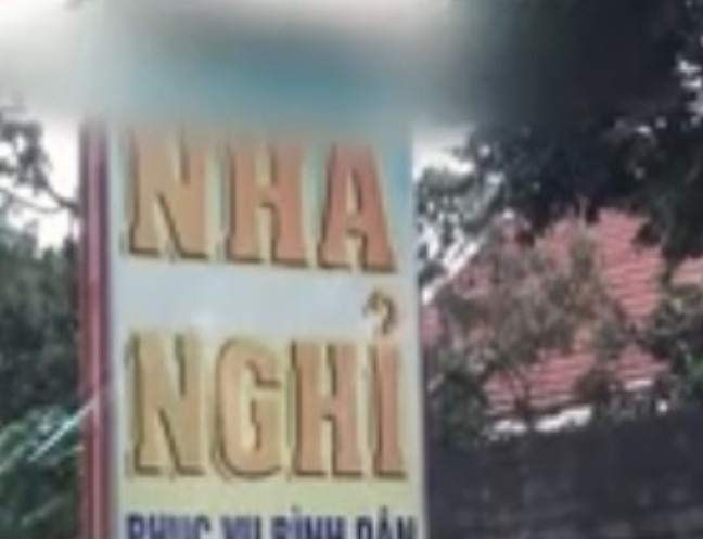 Vu nghi van nu sinh 14 tuoi bi ep ban trinh: Pho giam doc So GD&DT Ha Noi noi gi?