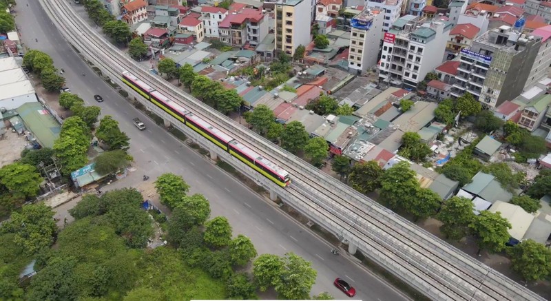 Can canh doan tau Nhon - Ga Ha Noi chay suot 8 ga-Hinh-11