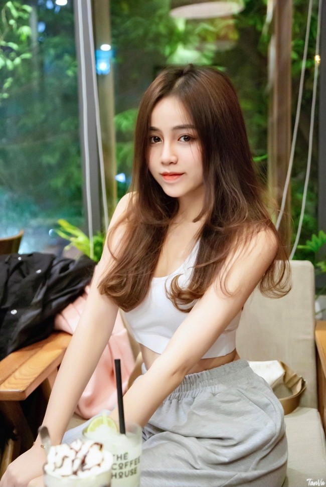 Co gai “mac ao dai hap dan khong tuong” ngay cang goi cam, tao bao ?(55)-Hinh-7