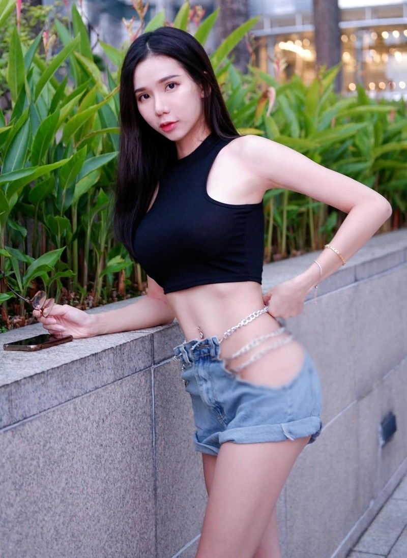 Dien mot quan day ho bao, nang hot girl khien nguoi nhin phat ngai-Hinh-4