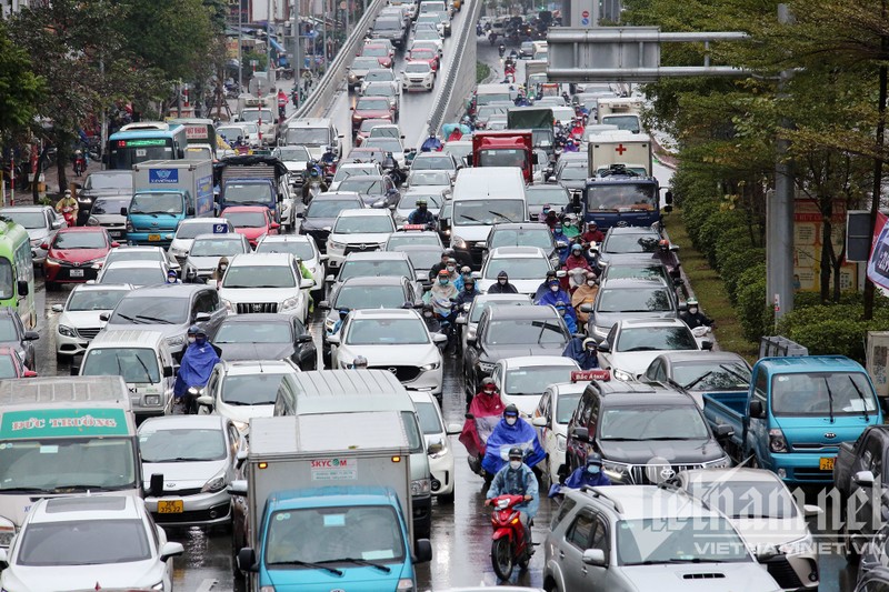 Mua ret buot o Ha Noi, can thu van dam minh o ho Guom-Hinh-12