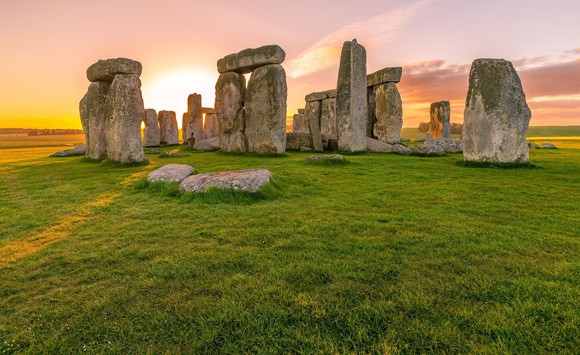 Dap an choang vang: Stonehenge 4.500 tuoi duoc xay de lam gi?