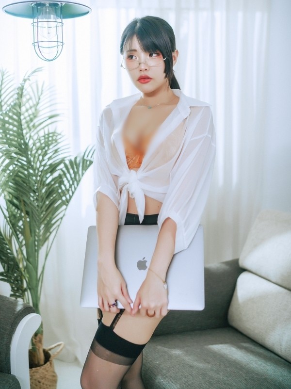 Do mat hot girl xinh dep dien bikini khoe dang “boc lua” giua rung-Hinh-8