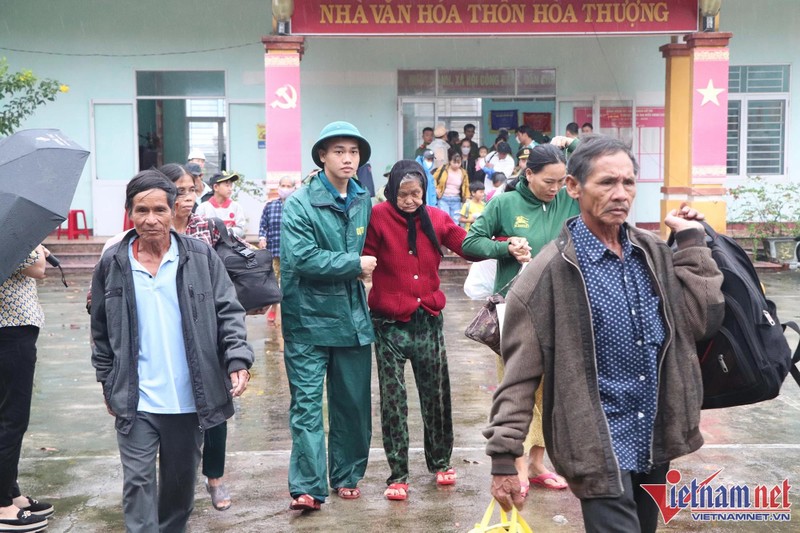 Cach cac tinh mien Trung gong minh chong bao, giam toi da thiet hai-Hinh-2