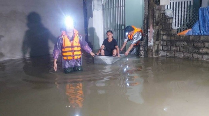 Vo de o Nghe An, hang tram nguoi dam mua khac phuc suot dem-Hinh-3