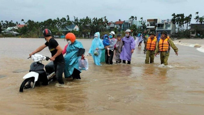 Mua nhu trut nuoc, lu bua vay nhieu noi o Da Nang, Quang Nam-Hinh-8