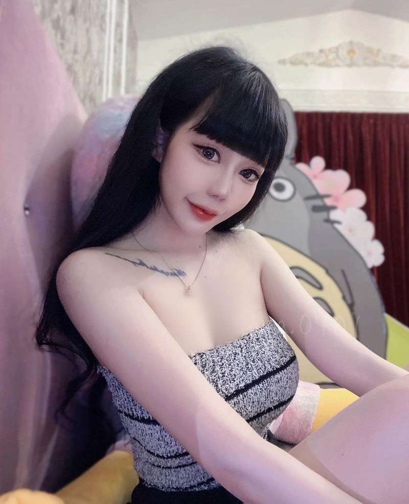 Hot girl mac do xe sau hut du troi lanh, khoe body cuc pham-Hinh-2