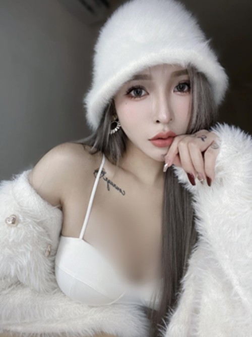 Do mat hot girl xinh dep mac do o ep vong mot 