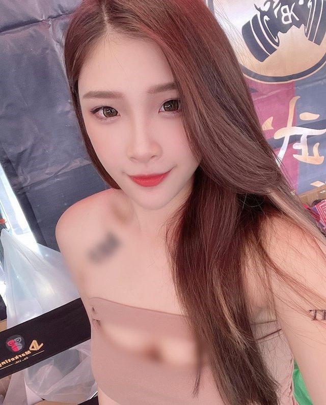 Do mat hot girl dien noi y khoe vong 1 khi choi co-Hinh-10