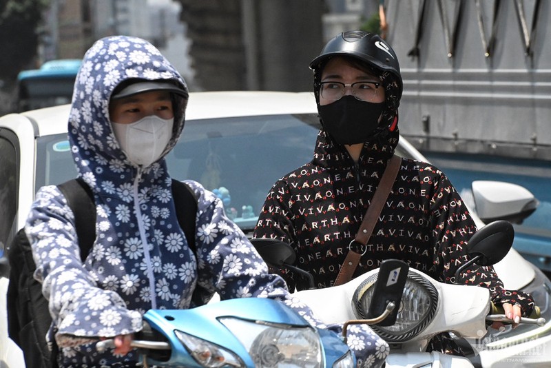 Thoi tiet Ha Noi con nang nong, oi buc den het tuan