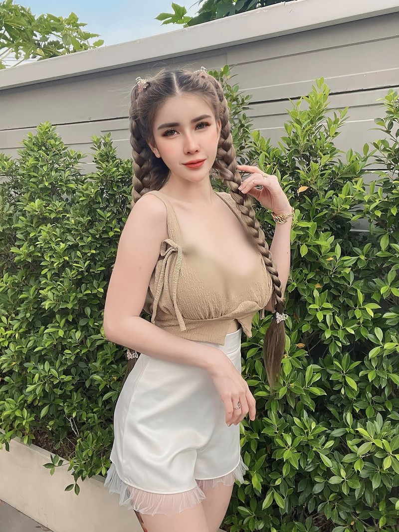 Me dam hot girl xinh dep dien mot xuyen thau, bo sat khoe dang-Hinh-10