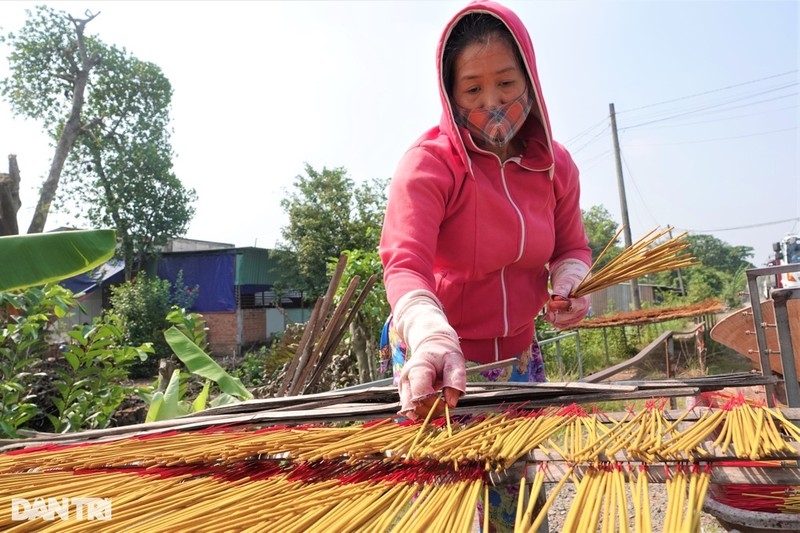 Thu phu huong tram diu hiu khac la, chu vua khoc rong-Hinh-4