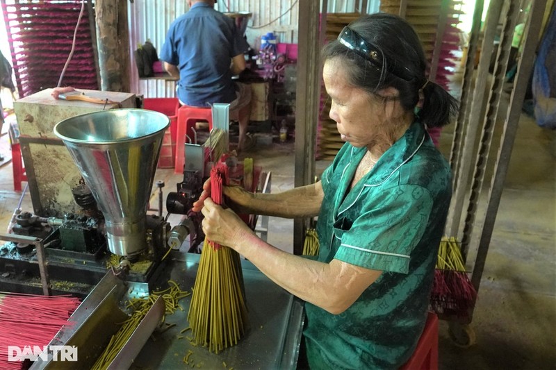 Thu phu huong tram diu hiu khac la, chu vua khoc rong-Hinh-5