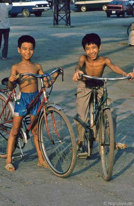 anh hiem tre em ha noi 1990 cua pho nhay duc hinh anh 8