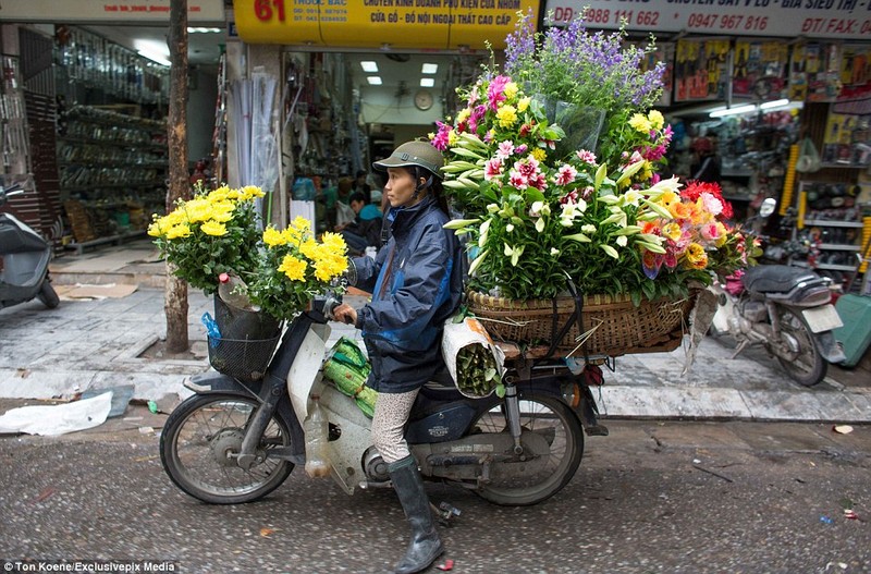 Anh soc “sieu xe” cho hang cong kenh VN tren bao Tay-Hinh-8