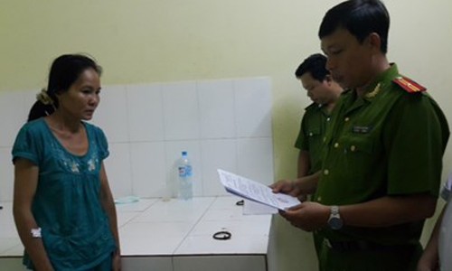 Khoi to bi can vu be 11 ngay tuoi bi dam xuyen dau