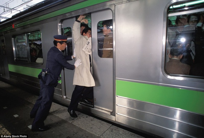 An tuong anh tac duong VN gio cao diem tren bao Anh-Hinh-4