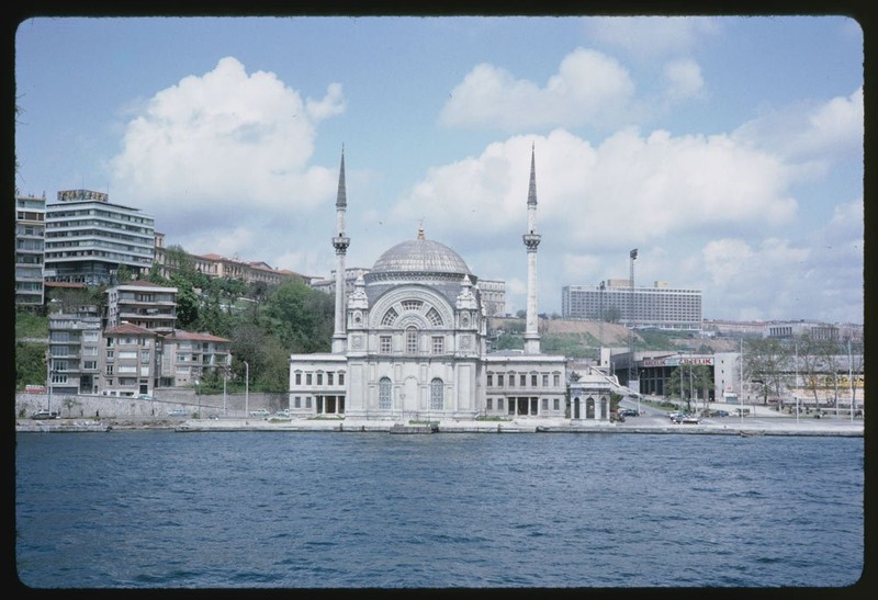 Goc anh thanh binh thanh pho Istanbul nhung nam 1960-Hinh-2